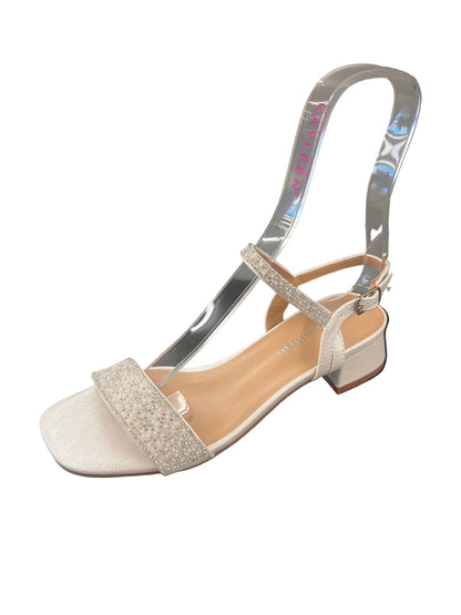 SHORT BLOCK HEEL WITH RHINESTONE BAND STORY-S