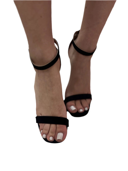 SIMPLE STILETTO WITH ADJUSTABLE ANKLE BAND JAIDEN-S
