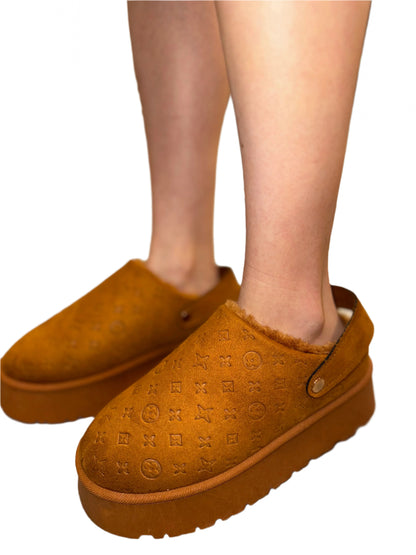 PLATFORM SLIDE WITH FUZZY INSIDE LINING OAKLEE-11