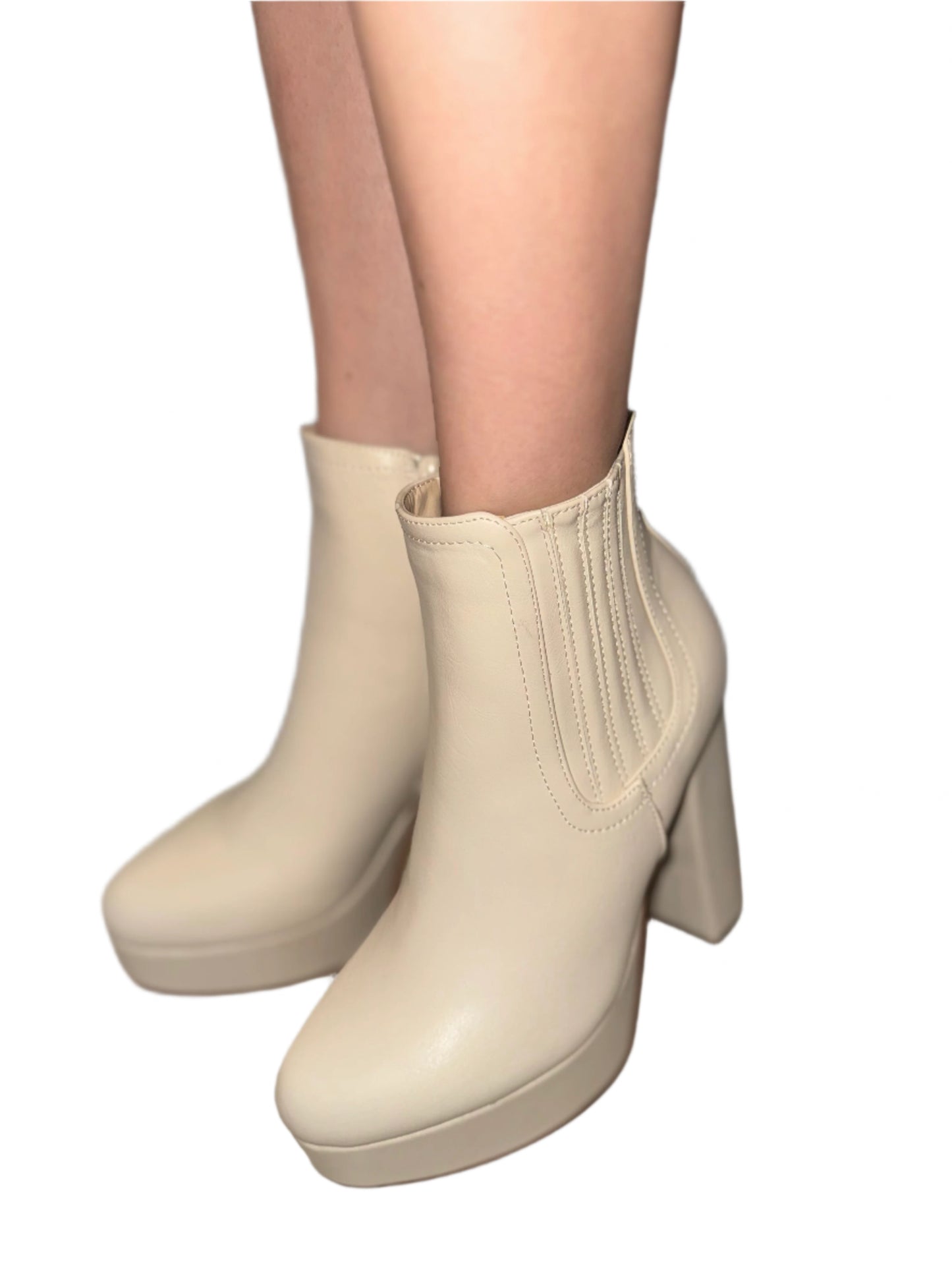 BELOW THE ANKLE BLOCK HEEL BOOT LUCKY-02