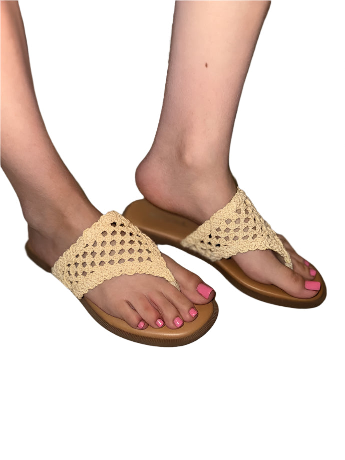 SANDAL WITH CROCHET DETAIL IN THE FRONT